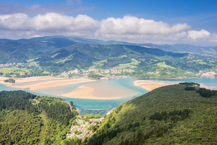 Vistas de Urdaibai reserva de la Biosfera Bizkaia