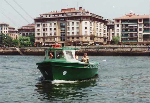 Cruzar la Ría en bote gasolino de Portugalete