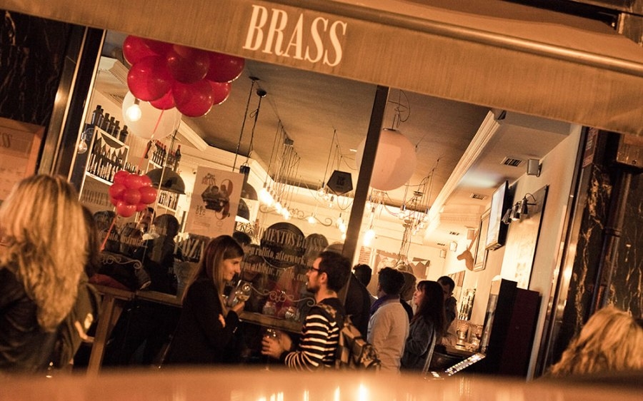Photo de Brass Bar