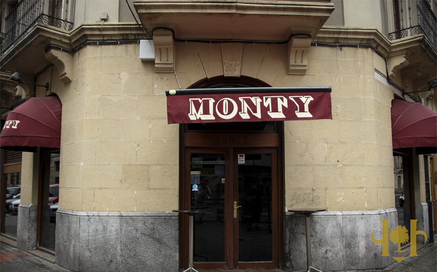 Monty Bar photo