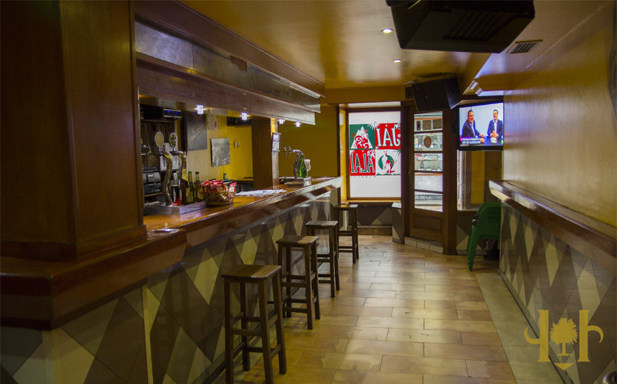 Photo de Jai Alai Bar