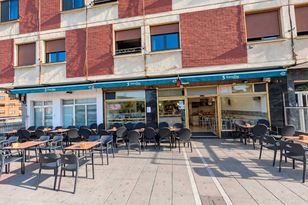 5 estrellas bar image